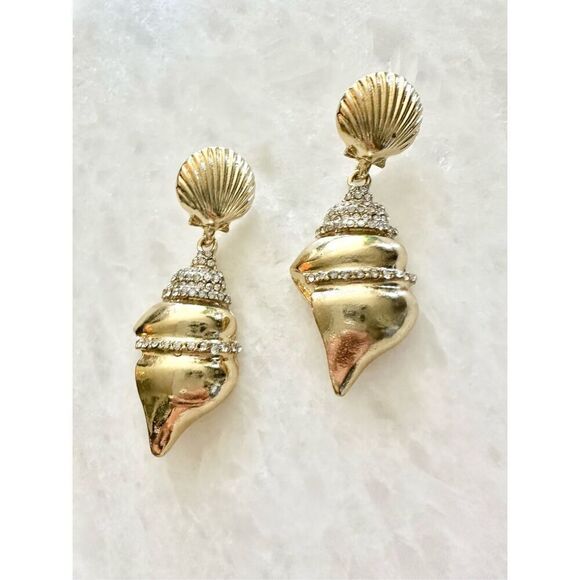 No Brand Jewelry - Gold color seashell dangle earrings with rhinestones ￼